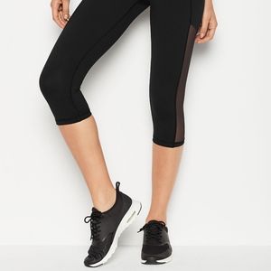 Victorias secret knockout crop leggings size large